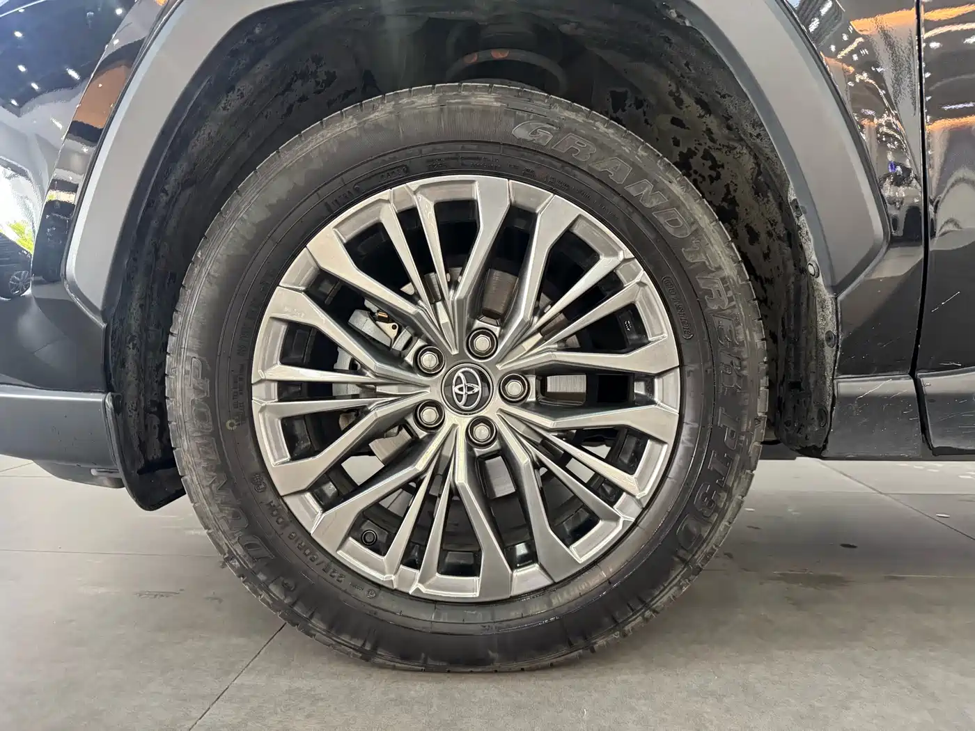 Toyota Wildlander 2022 2.0L CVT FWD Luxury PLUS Edition фото 4