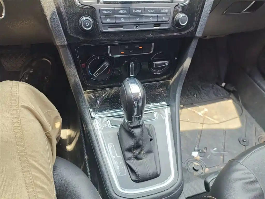 Volkswagen Bora 2018 1.5L Automatic Comfort фото 14