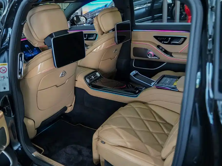 Mercedes-Benz Maybach S-Class 2022 S 680 4MATIC Virgil Abloh Limited Edition фото 14