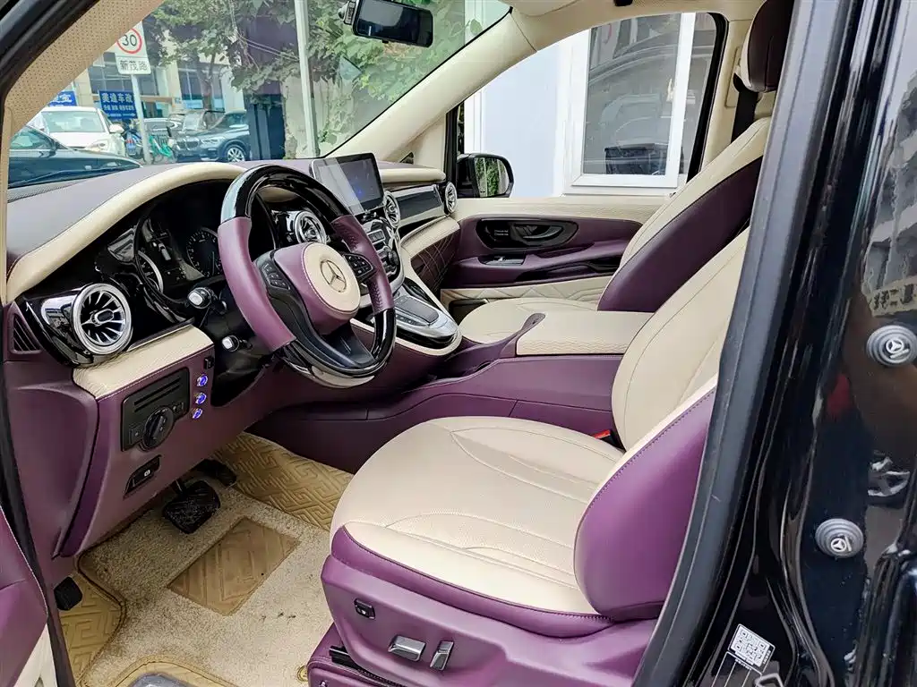 Mercedes-Benz Vito 2023 2.0T Elite 7-Seater фото 7