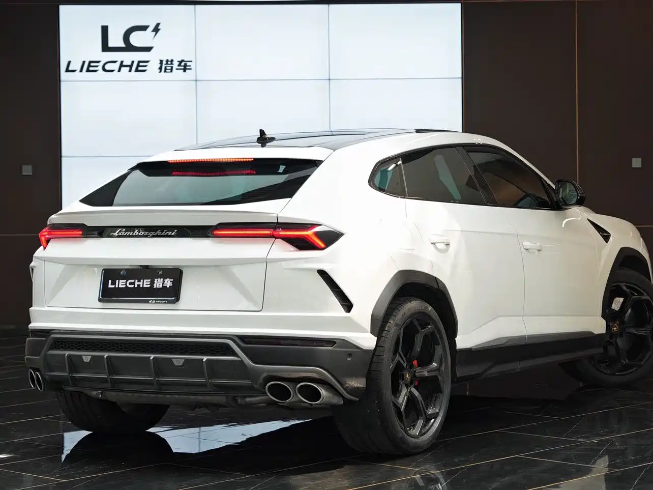 Lamborghini Urus 2018 4.0T V8 фото 17