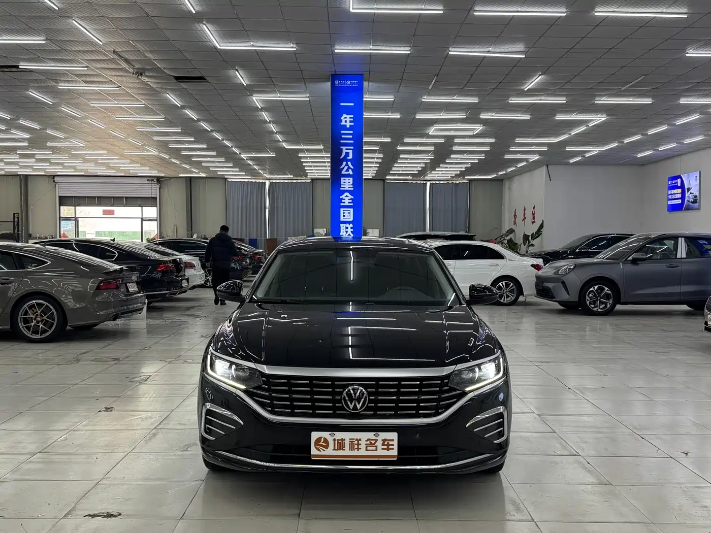 Volkswagen Passat 2024 380TSI Elite Edition фото 2