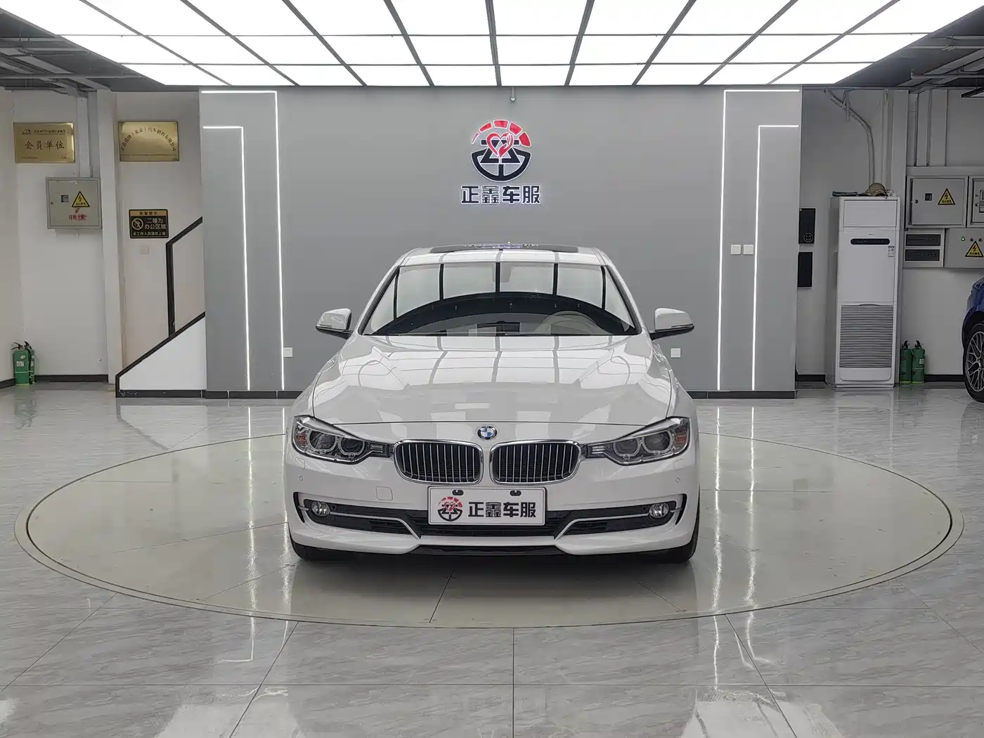 BMW 3 Series 2013 328Li Style Design Package фото 2