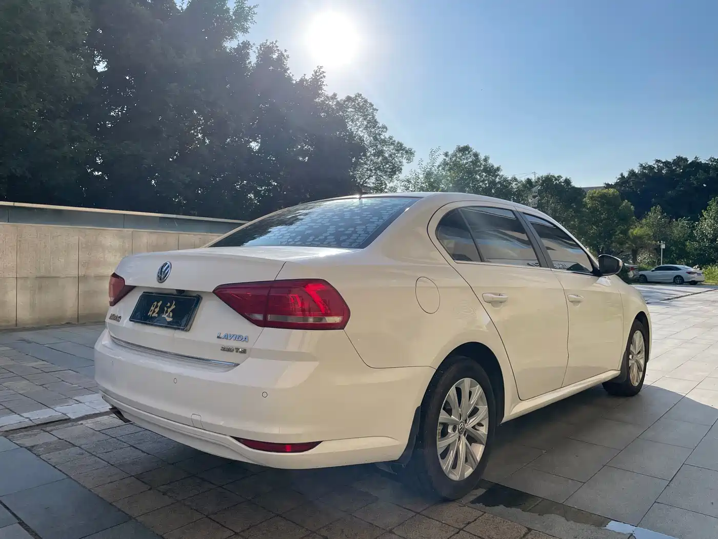 Volkswagen Lavida 2015 230TSI DSG Comfort Edition фото 7