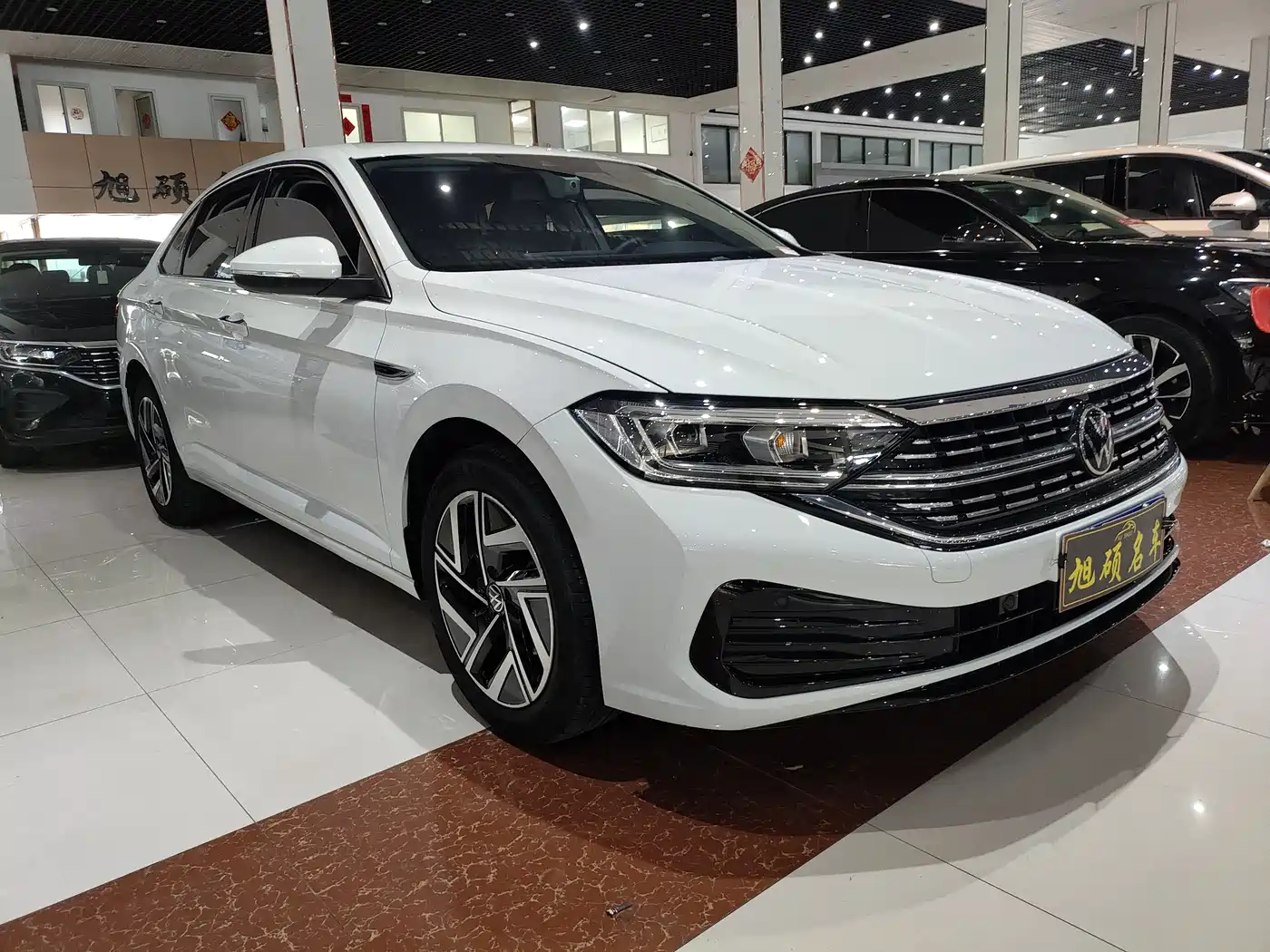 Volkswagen Sagitar 2024 300TSI DSG Surpass Edition фото 2