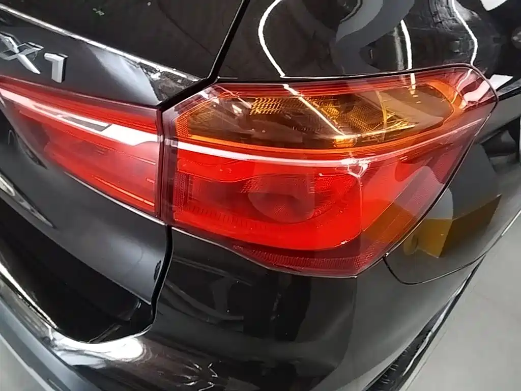 BMW X1 2016 sDrive18Li Premium Model фото 8