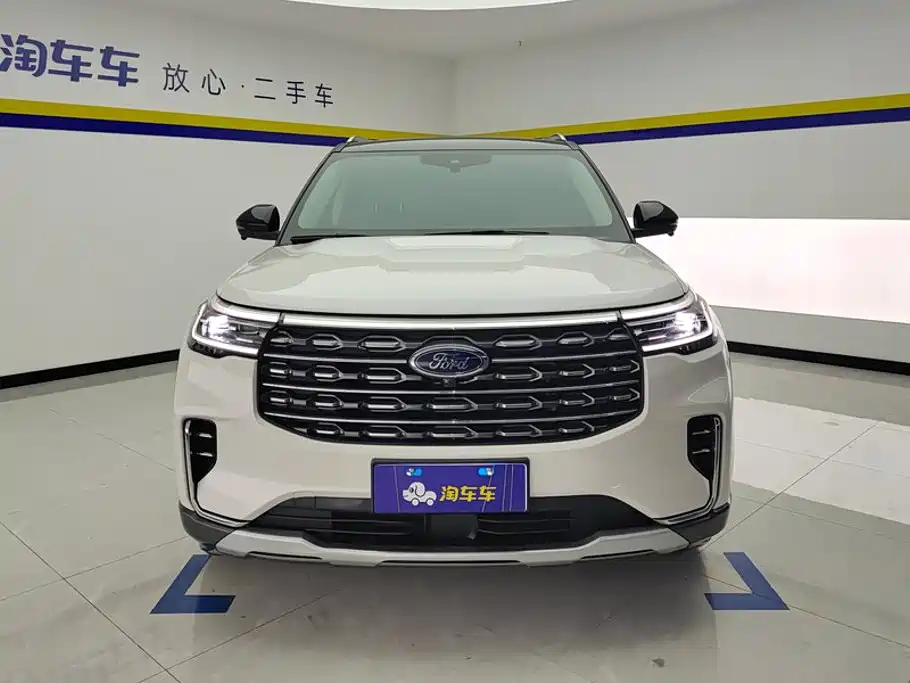 Фото 2 - Ford Explorer