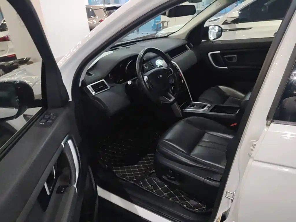 Фото 16 - Land Rover Discovery Sport