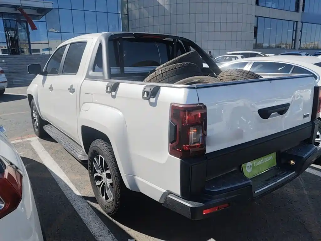 Jiangling Yuhu 7 2022 2022 2.0T Automatic Diesel 4WD Comfort Standard Wheelbase