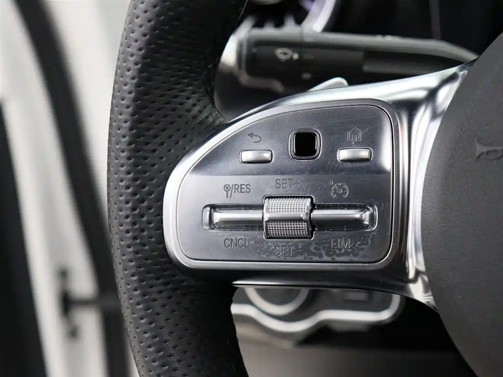 Mercedes-Benz A-Class 2021 A 200 L Sport Sedan Fashion Edition фото 13