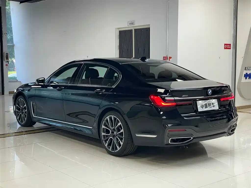 BMW 7 Series 2019 Facelift 740Li xDrive Executive M Sport Package фото 5