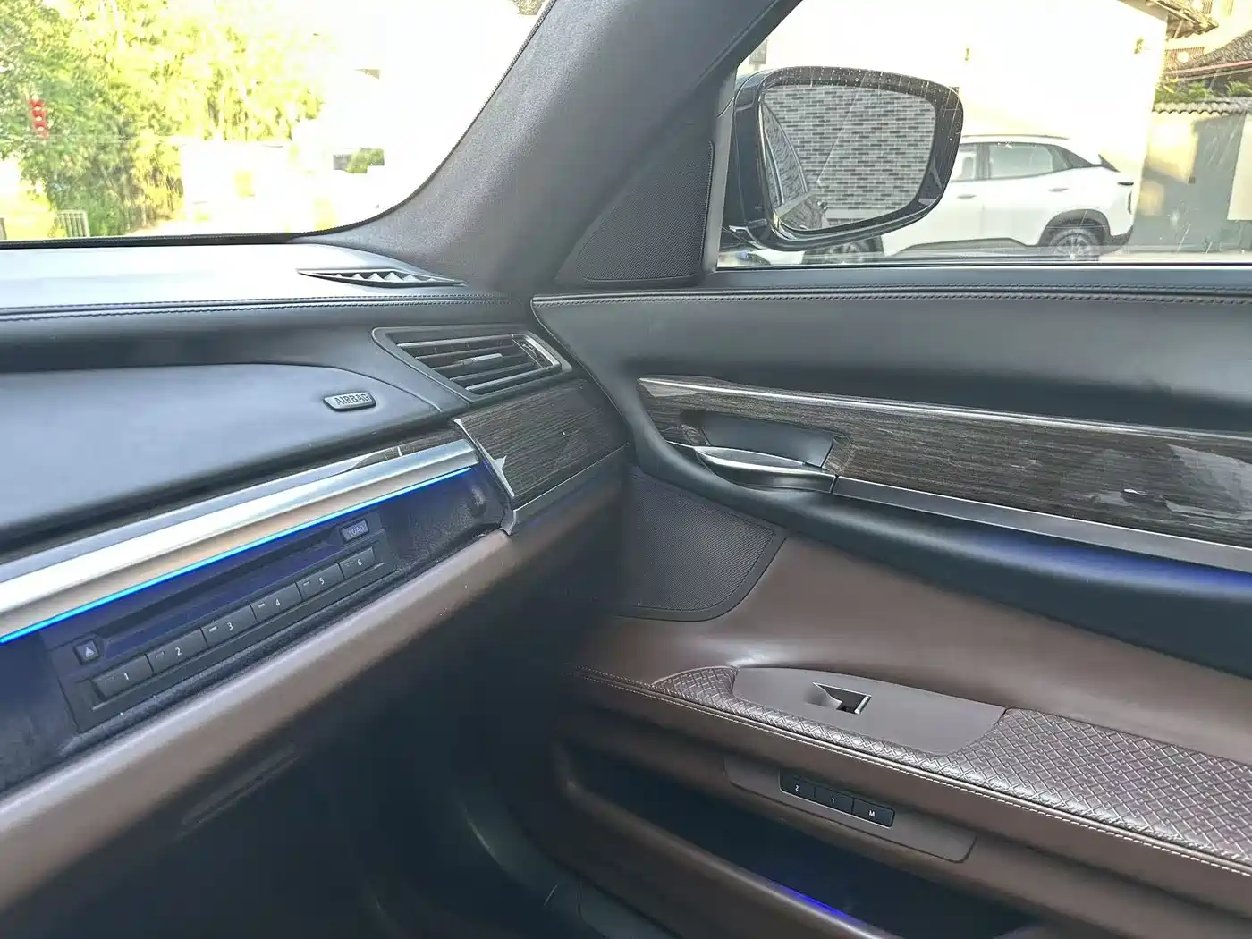 BMW 7 Series 2011 730Li Elegance фото 14
