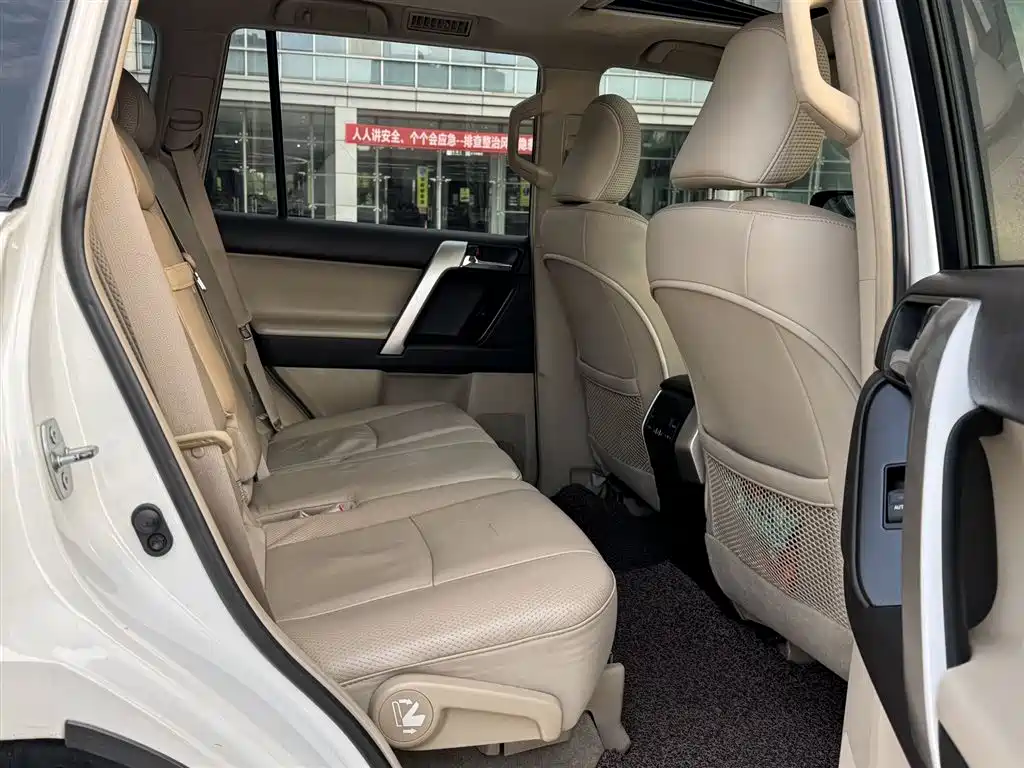 Toyota Prado 2010 4.0L Automatic TX-L фото 11