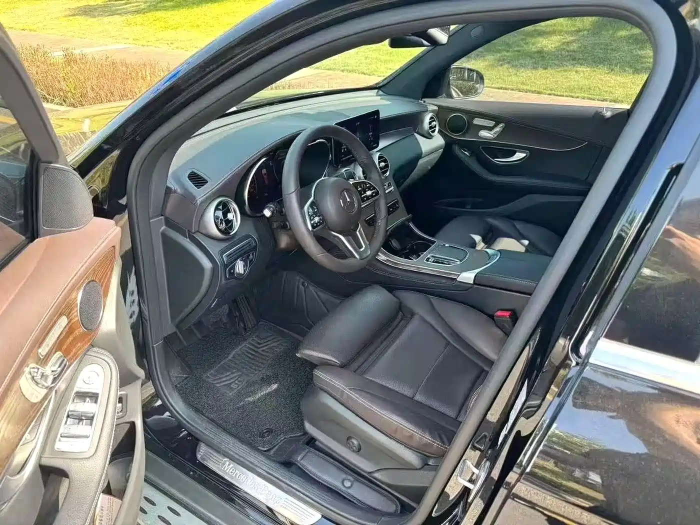 Mercedes-Benz GLC 2022 Model GLC 300 L 4MATIC Dynamic Edition фото 4