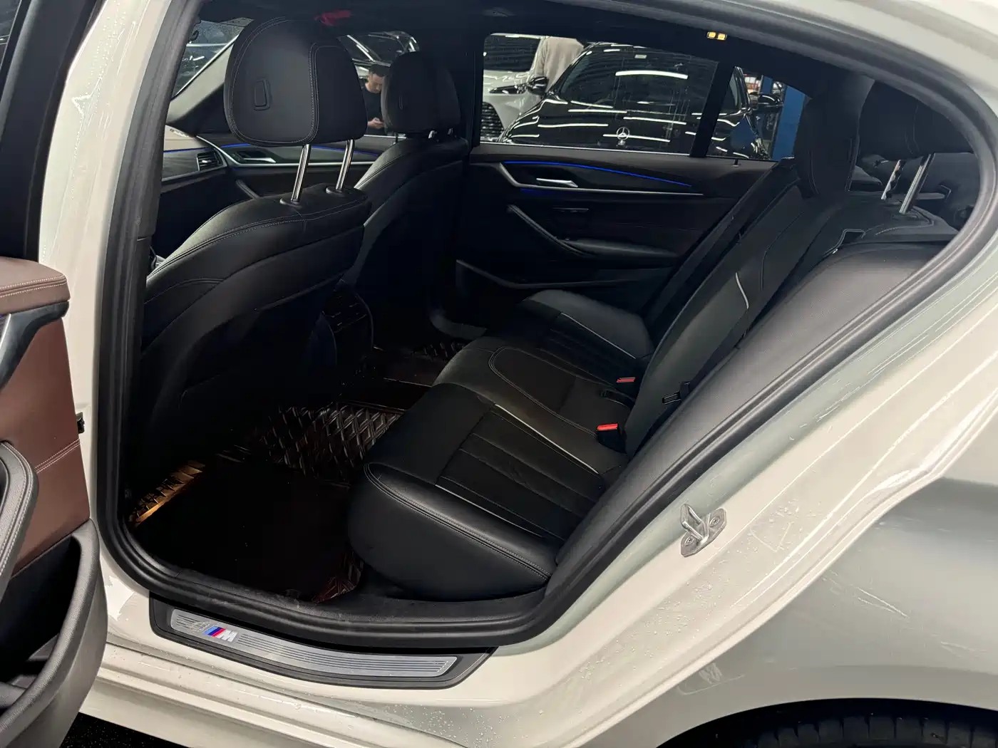 BMW 5 Series 2021 530Li Leading M Sport Package фото 6