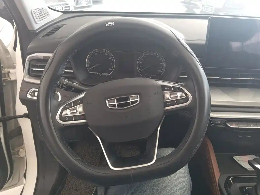 Photo 15 - Geely Emgrand X6
