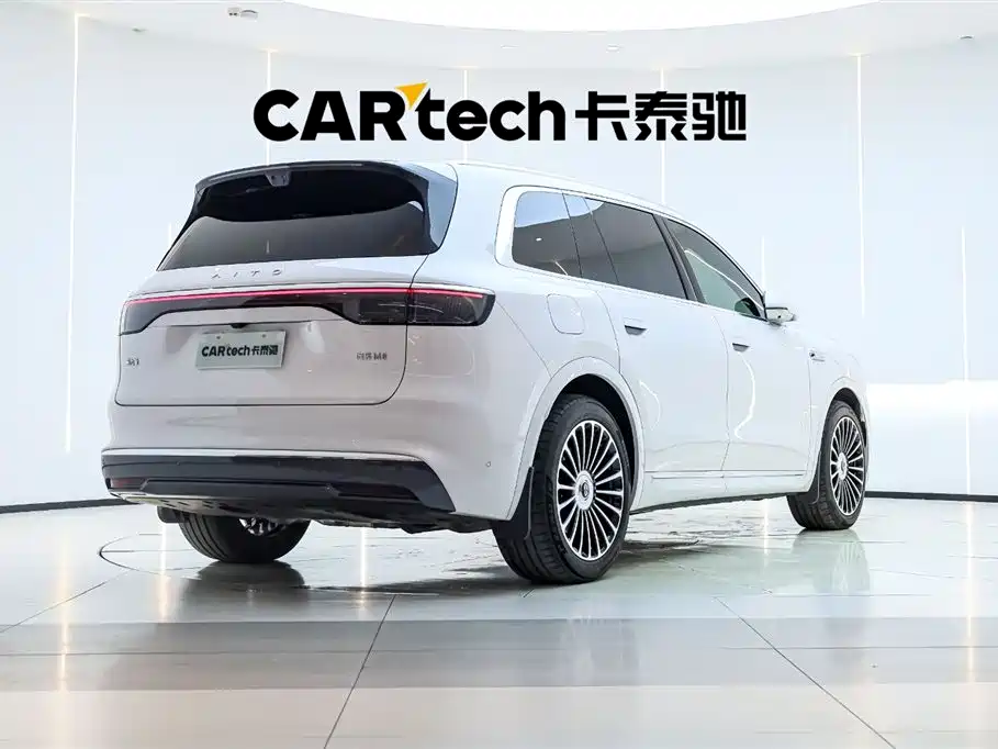 AITO Wenjie AITO M8 2025 Extended Range Ultra 53.4kWh 6-Seater фото 3