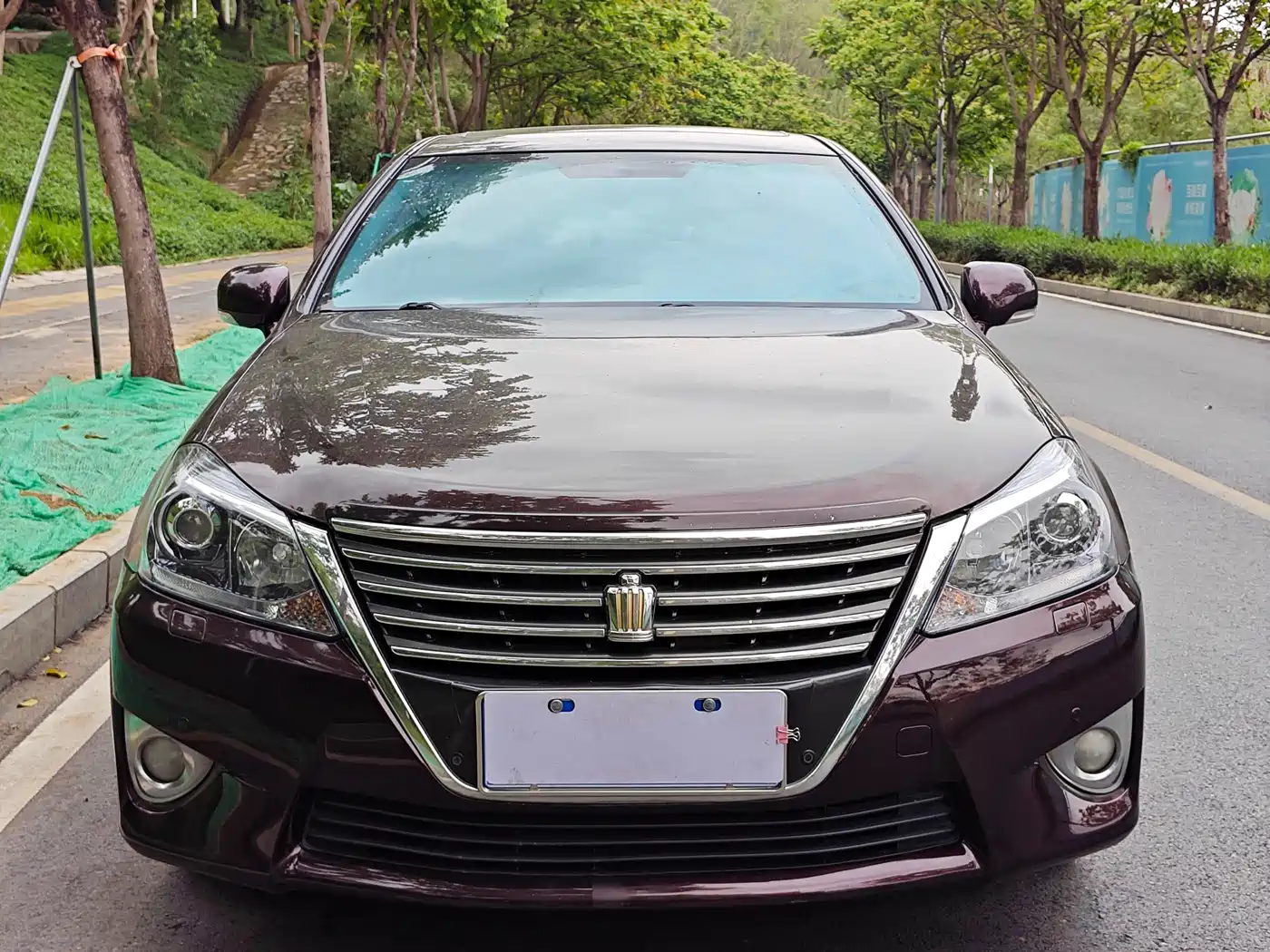 Toyota Crown 2012 2.5L Royal Leather Edition фото 2