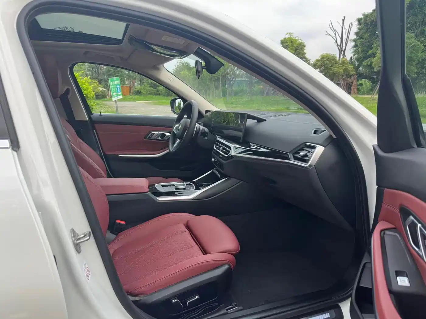 BMW 3 Series 2023 320Li M Sport Package фото 6