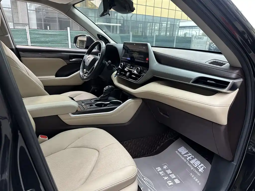 Toyota Highlander 2022 Dual Engine 2.5L 4WD Supreme Edition 7-Seater фото 12