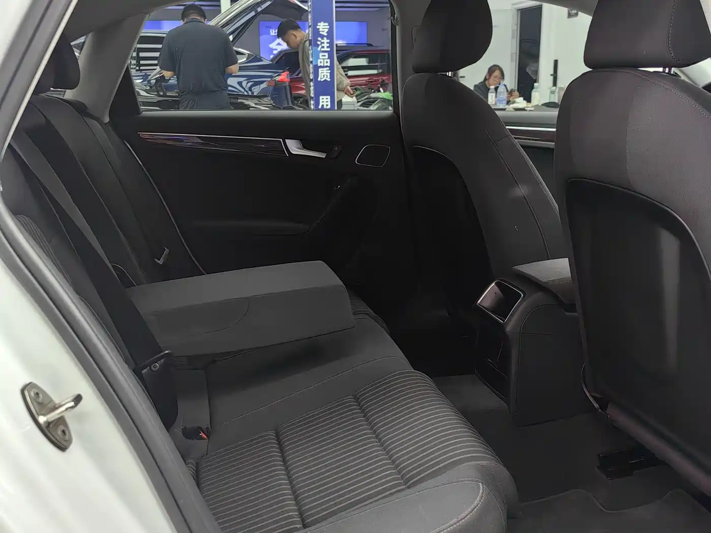 Audi A4L 2013 35 TFSI Automatic Standard фото 6