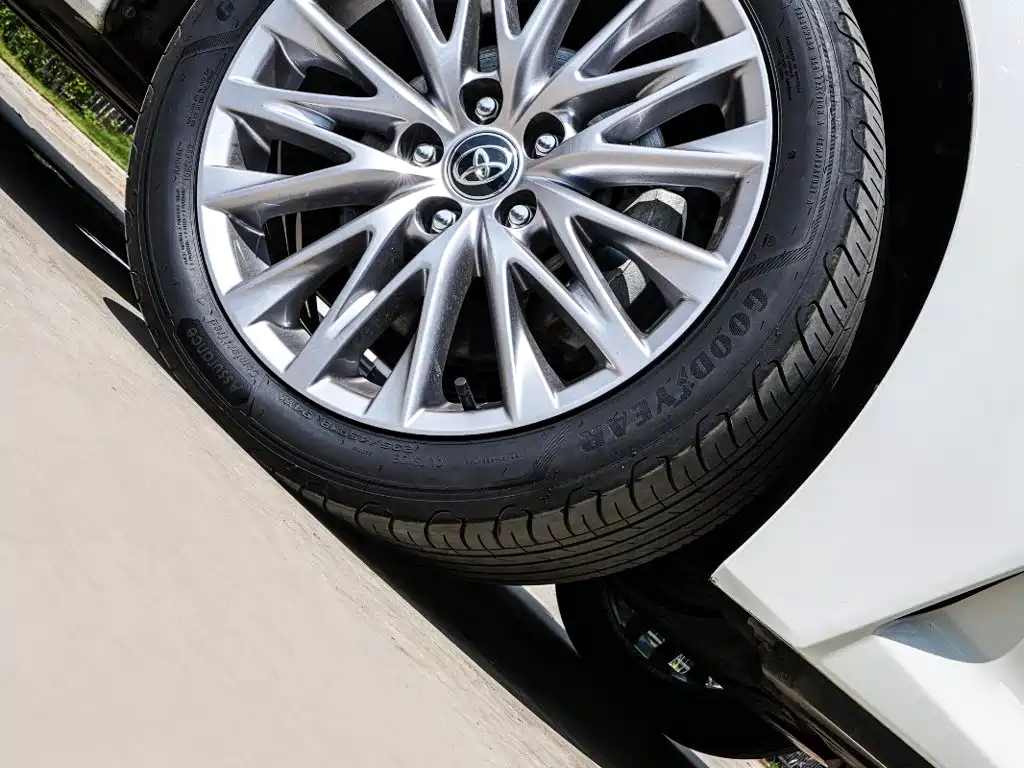 Toyota Avalon 2025 2024 Model Hybrid 2.5L XLE Prestige Edition