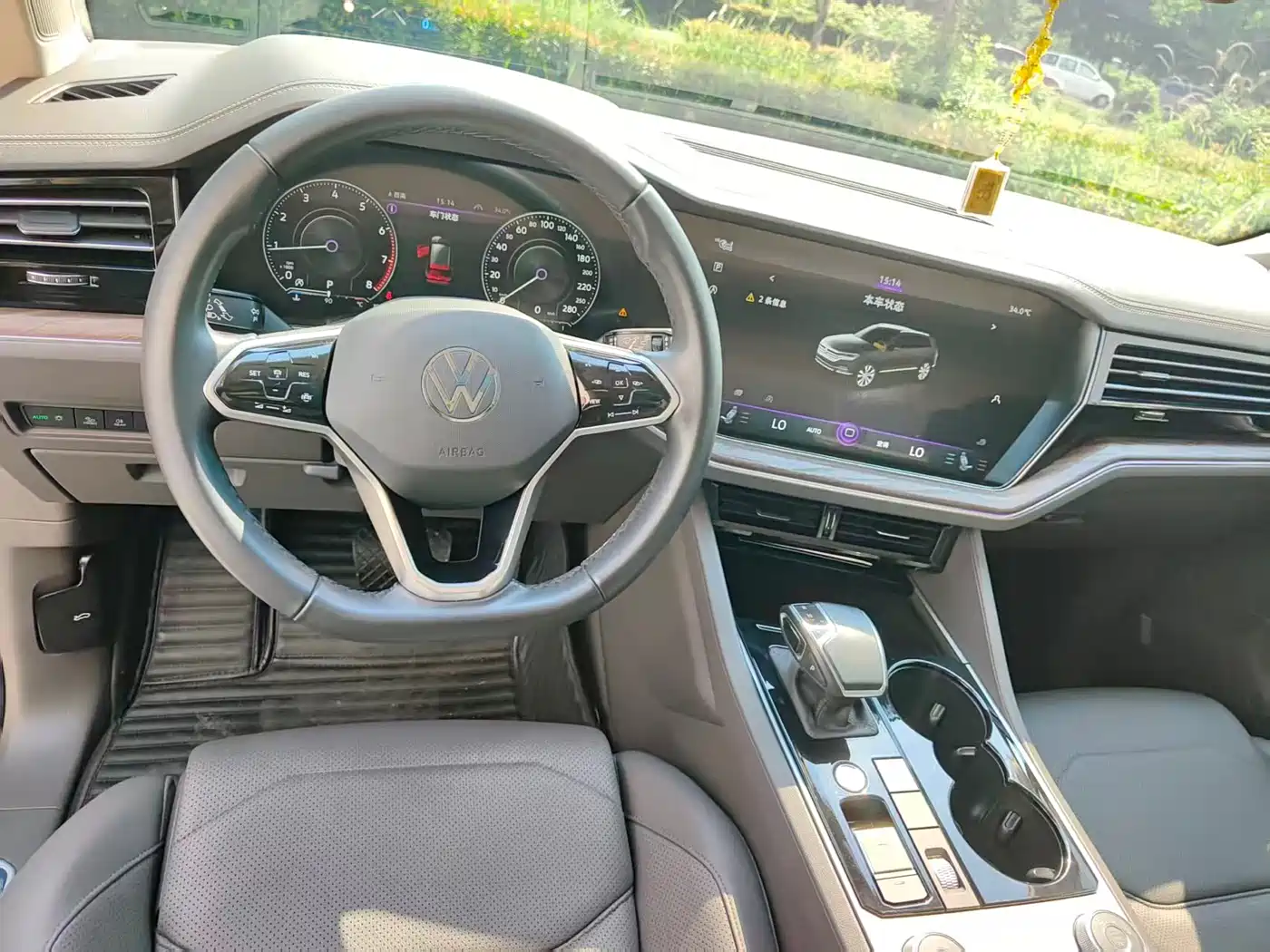 Volkswagen Touareg 2022 3.0TSI Rui Xiang Edition Gloss Black Sport Package фото 17