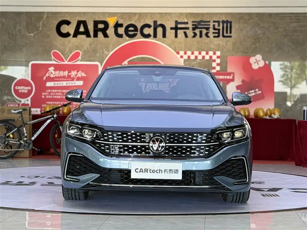 Volkswagen Passat 2022 330TSI Starry Sky Premium Edition фото 3