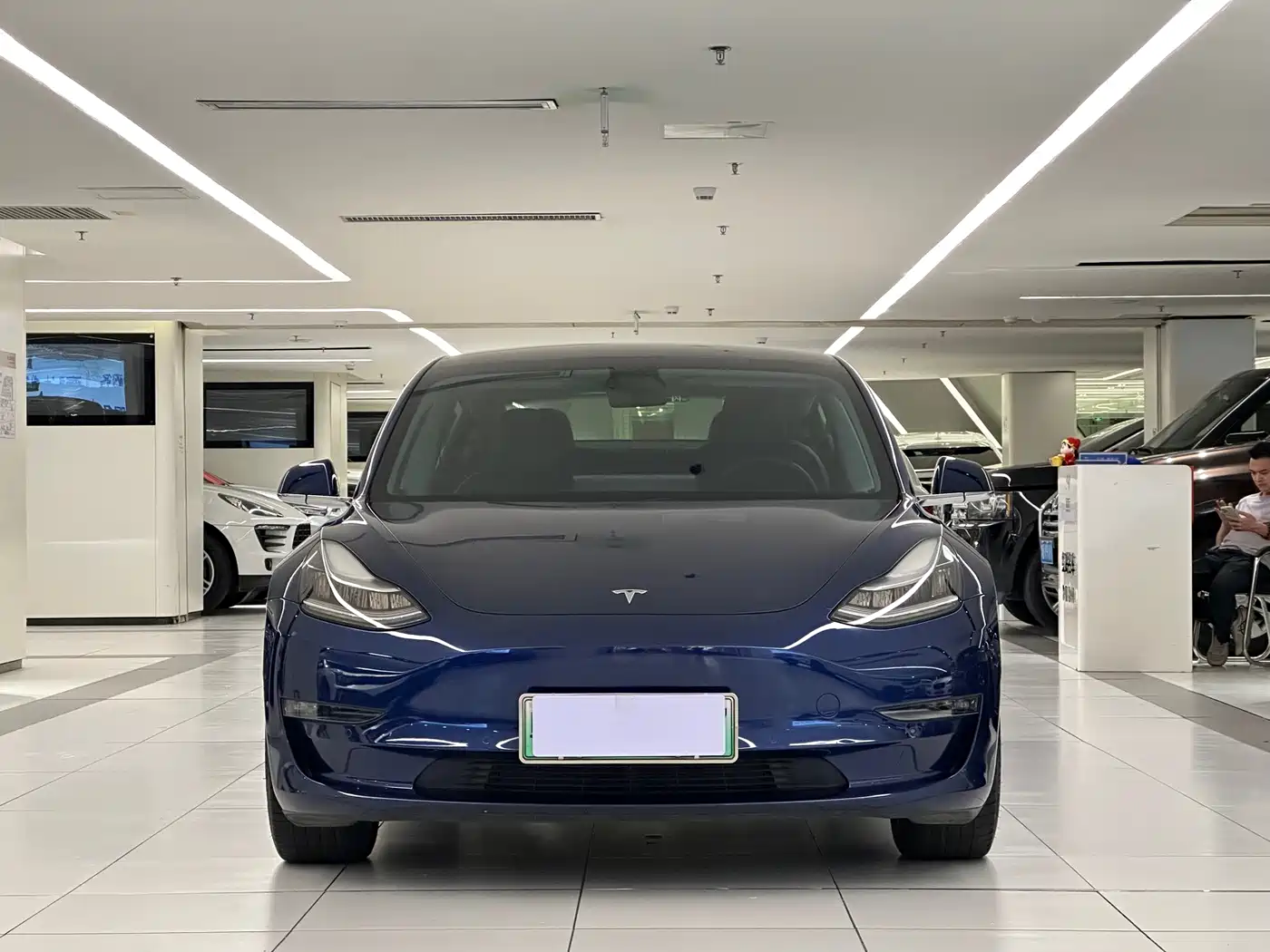 Tesla Model 3 (Import) 2019 2019 Long Range RWD Version