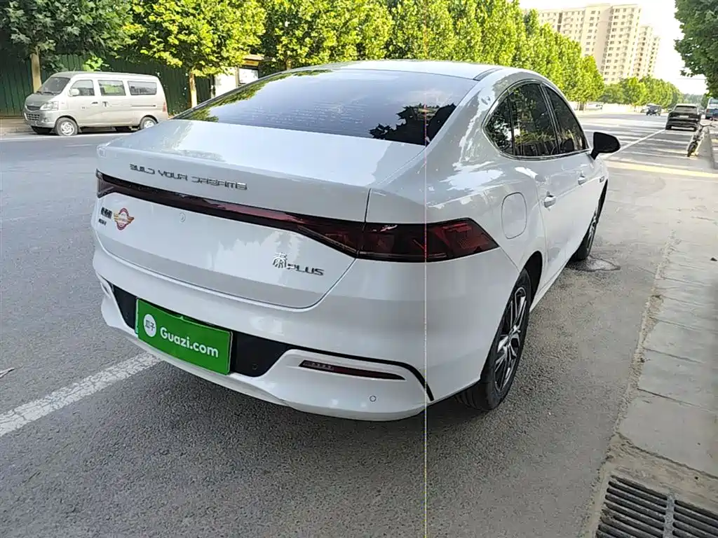 BYD Qin PLUS 2023 Champion Edition DM-i 120KM Leading Type фото 7