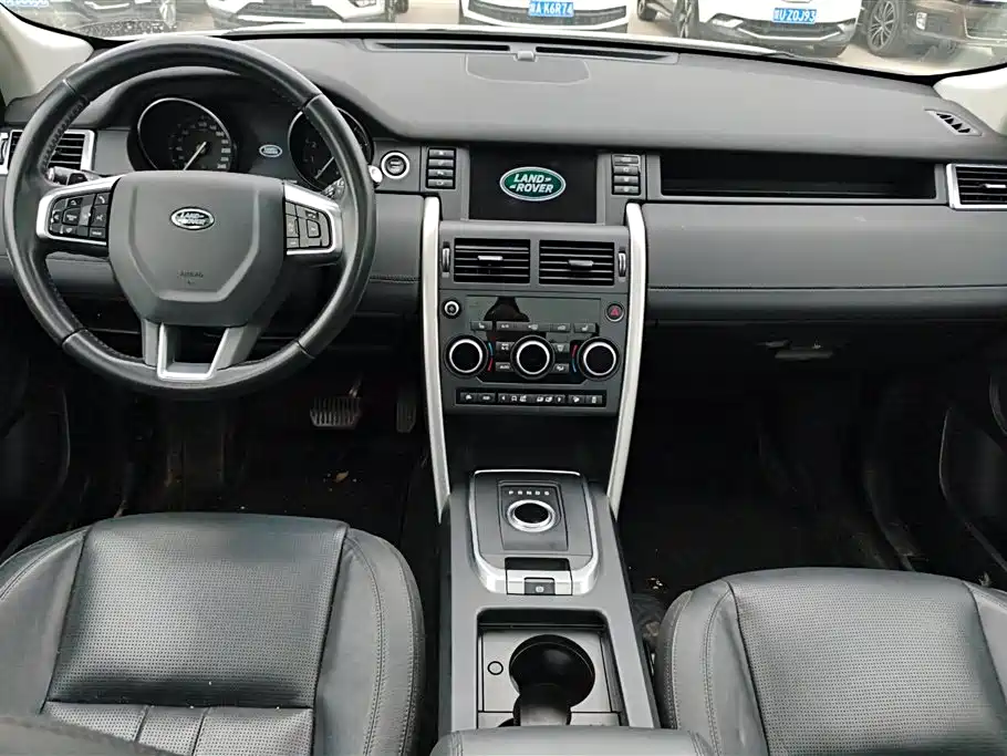 Land Rover Discovery Sport 2017 2.0T HSE фото 12