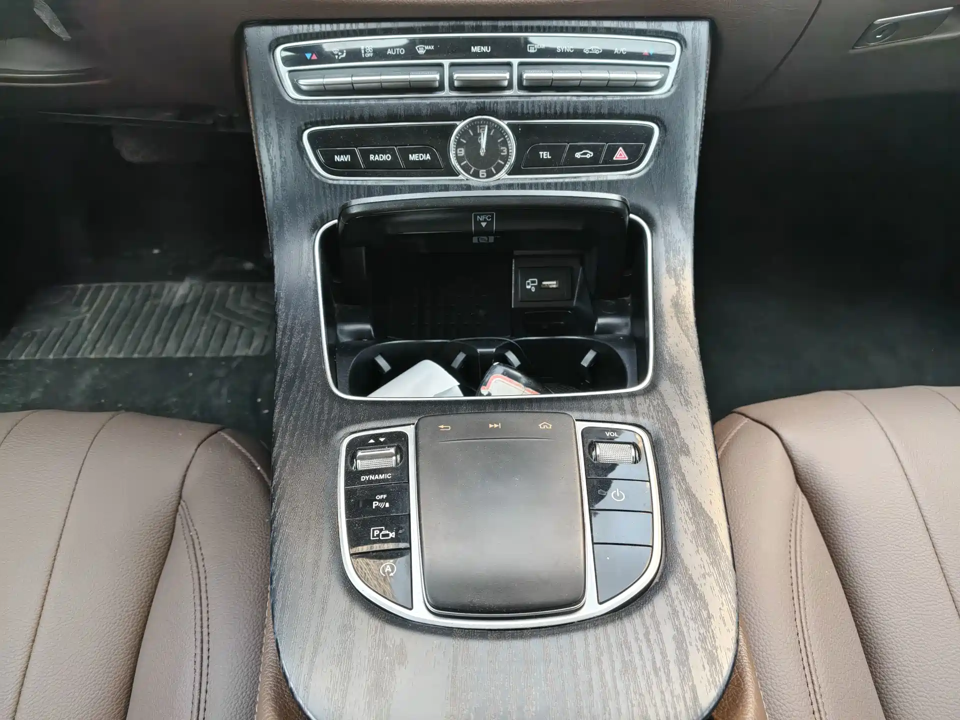 Фото 19 - Mercedes-Benz E-Class