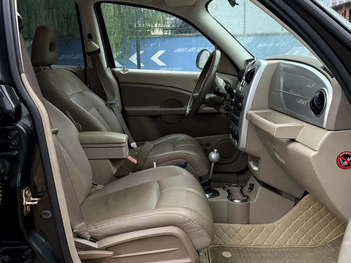 Photo 11 - Chrysler PT Cruiser