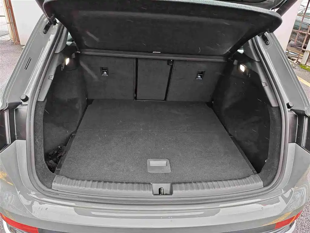 Audi Q4 e-tron 2025 2024 40 e-tron Pioneer Edition