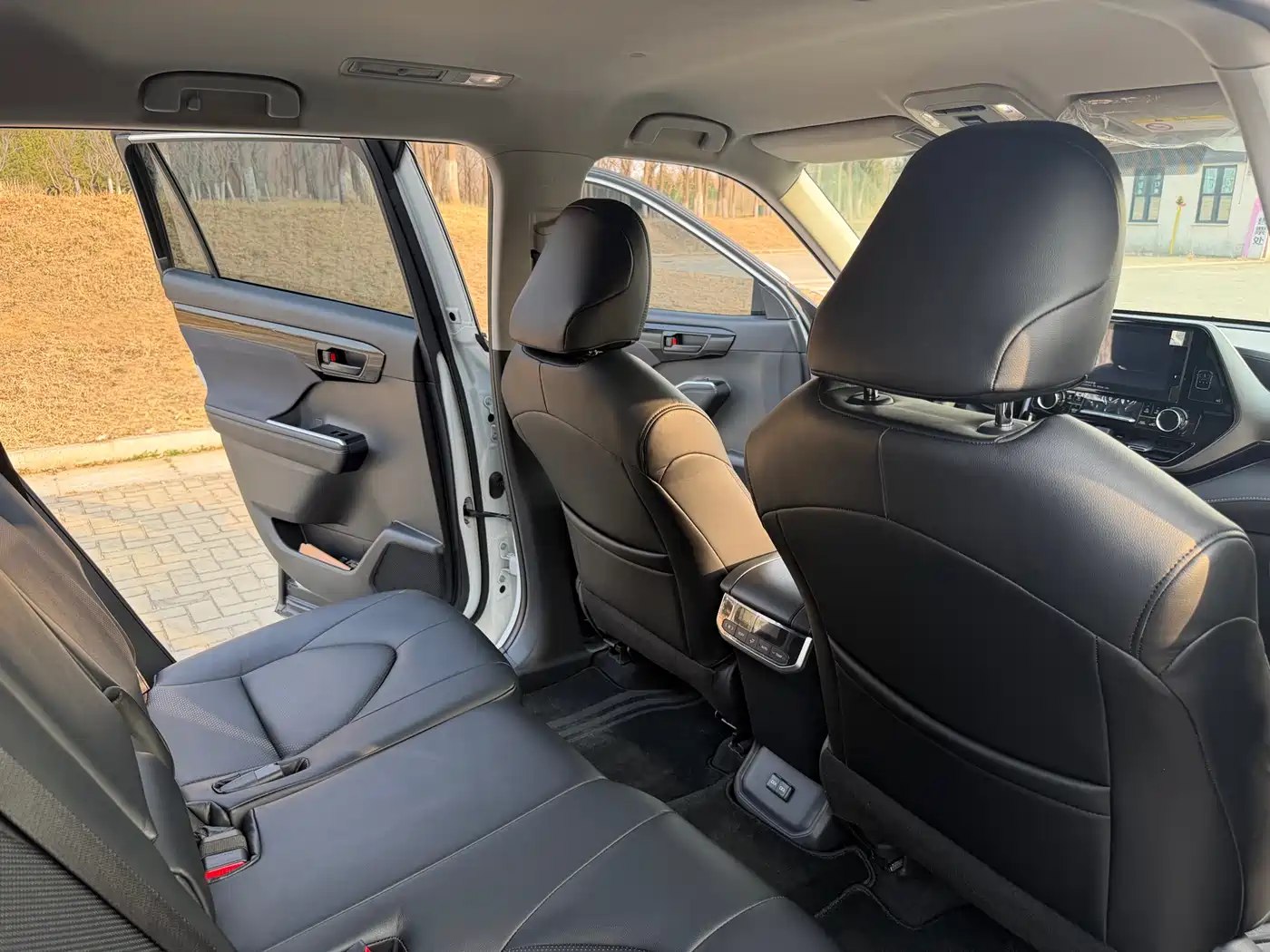 Toyota Highlander 2024 2.5L Smart Hybrid 2WD Elite 5-seater фото 24