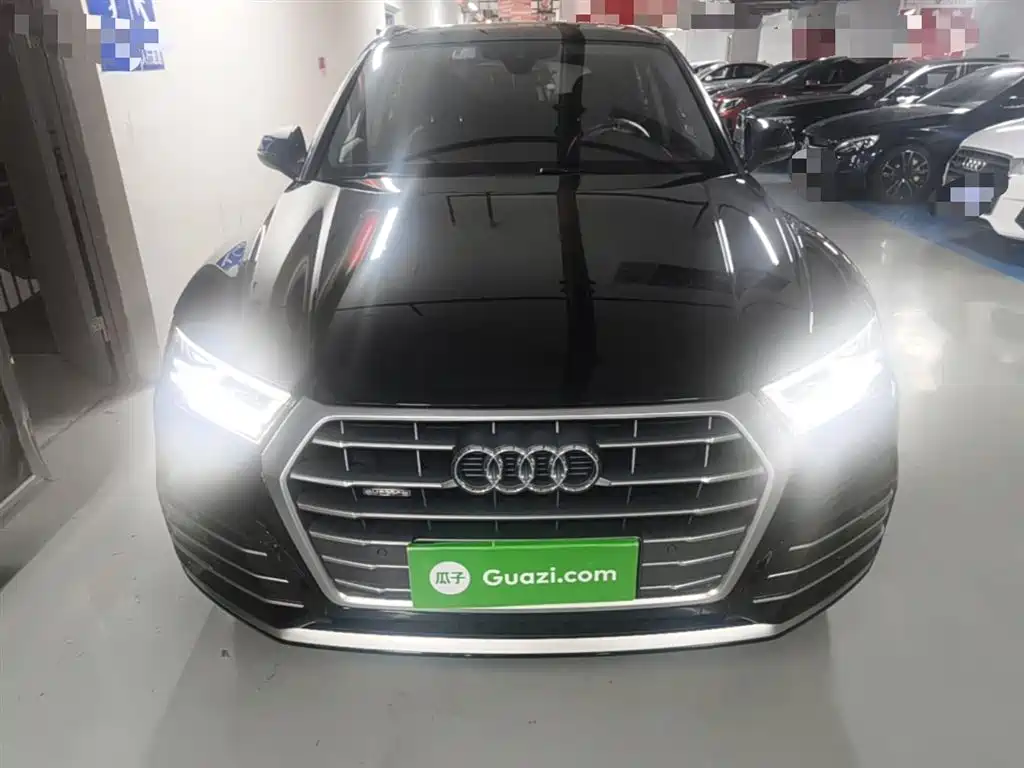 Audi Q5L 2020 Facelift 40 TFSI Honor Fashion фото 3