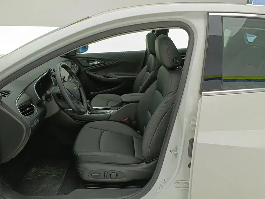 صورة 9 - Chevrolet Malibu XL