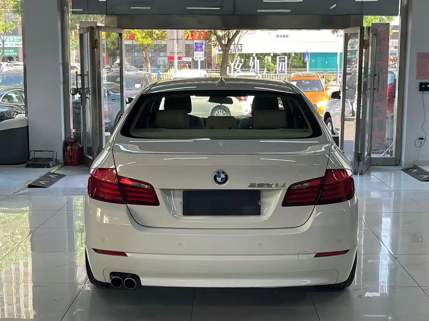BMW 5 Series 2012 520Li Elegance фото 4