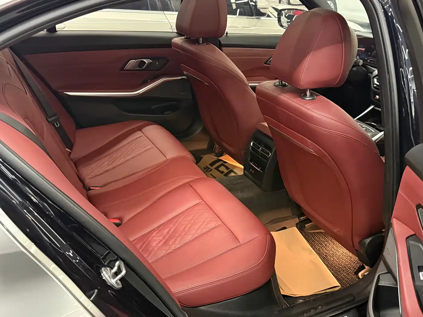 BMW 3 Series 2023 330Li M Sport Dark Night Package фото 7