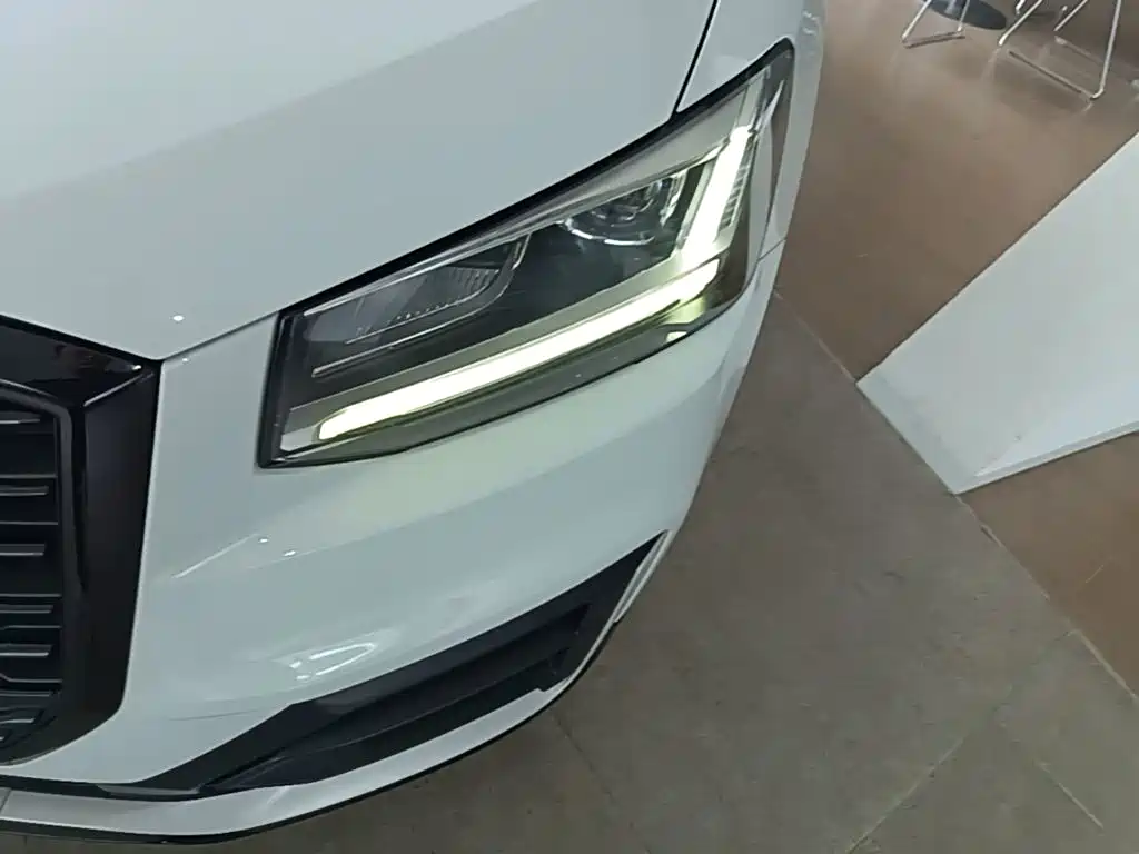 Audi Q2L 2019 2018 35 TFSI Launch Exclusive Edition China VI