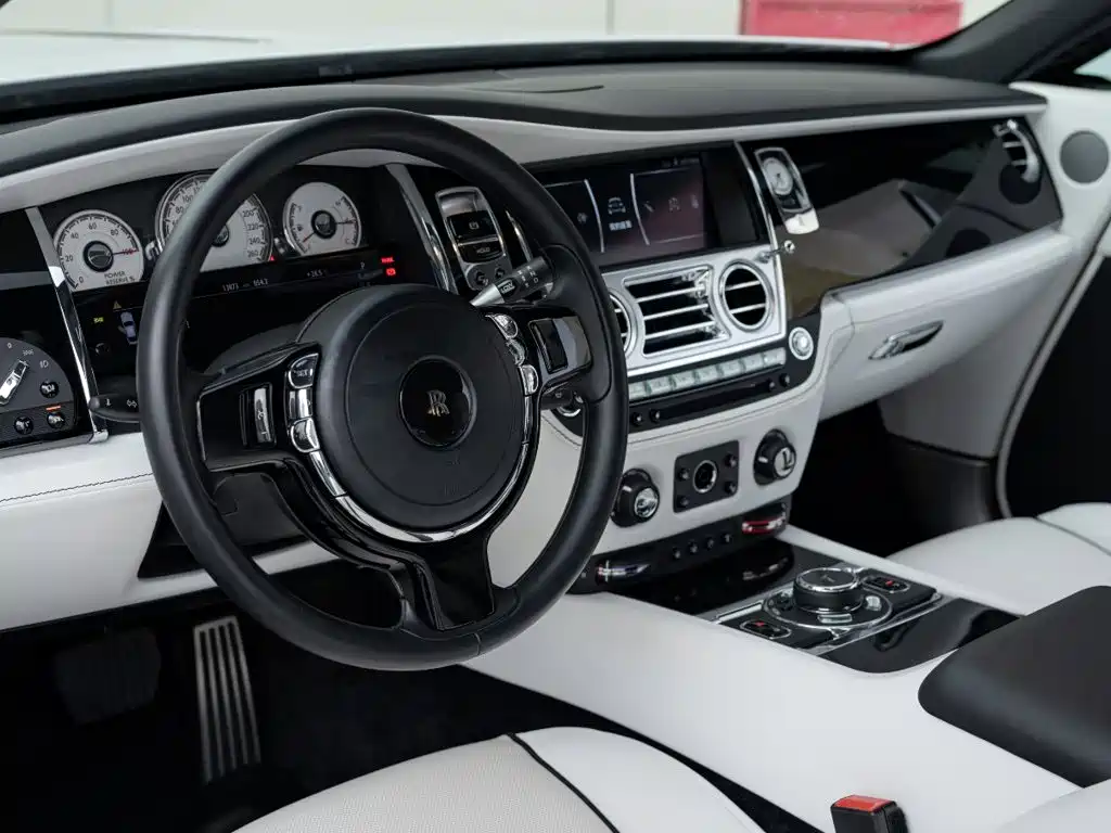 Фото 10 - Rolls-Royce Wraith