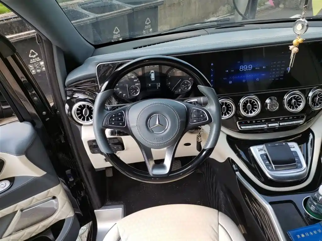 Mercedes-Benz Vito 2023 2.0T Business 7-Seater фото 17
