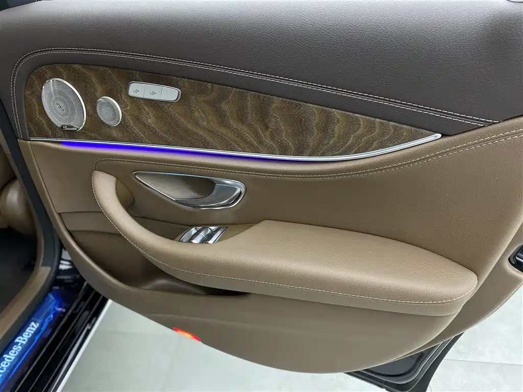Mercedes-Benz E-Class 2023 E 300 L Fashion фото 21