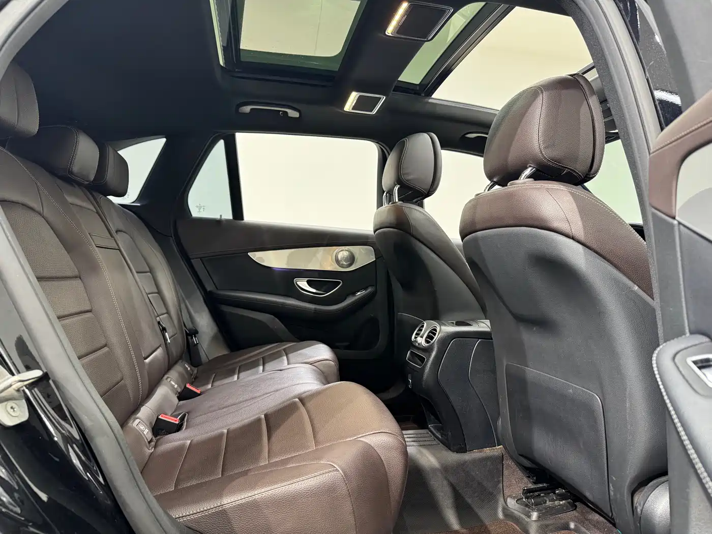 Mercedes-Benz GLC 2021 GLC 260 L 4MATIC Sporty фото 32
