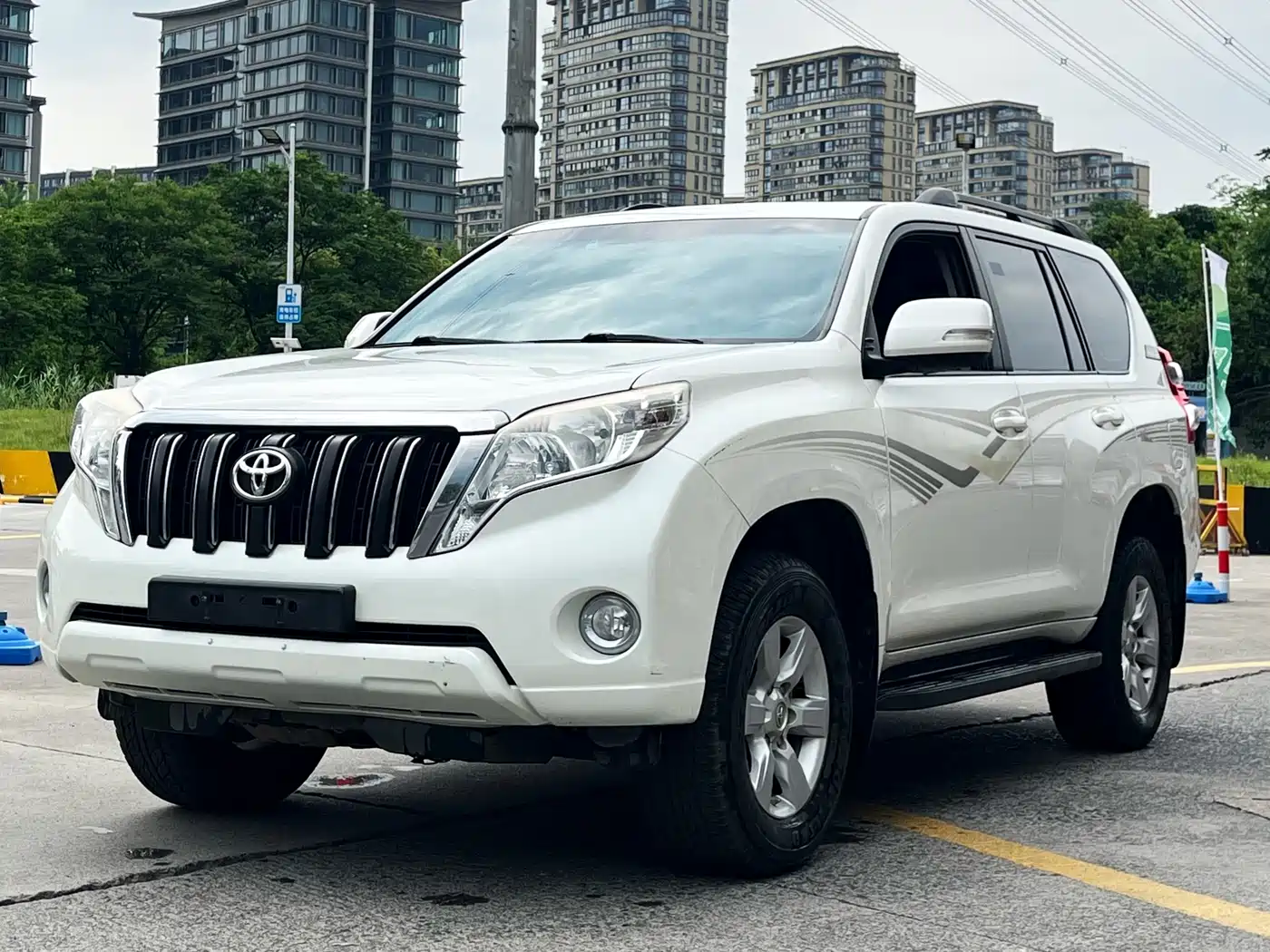 Toyota Prado (Import) 2014 2.7L Automatic Standard Edition