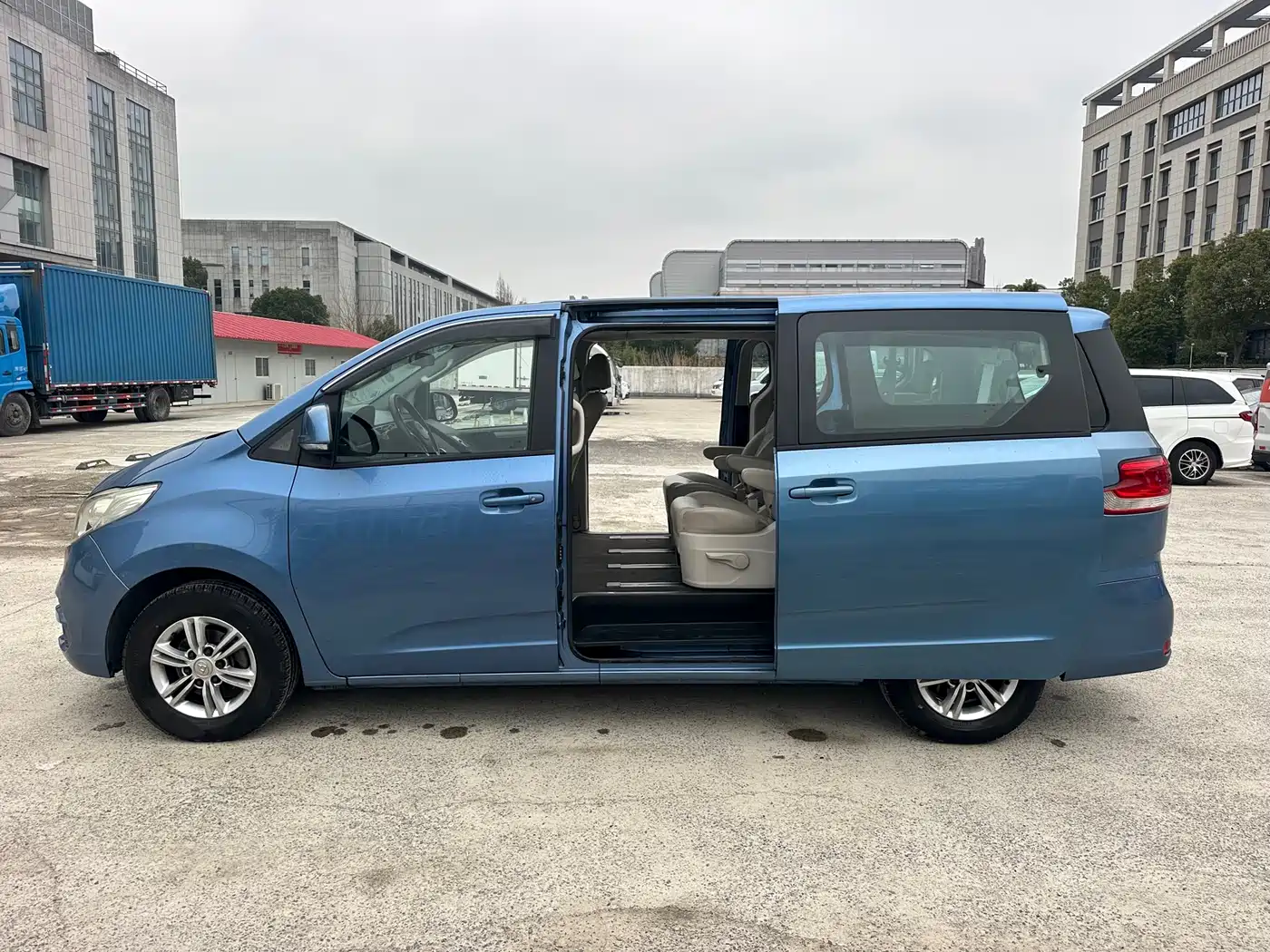 SAIC Maxus Maxus G10 2016 2.4L Manual Elite фото 13