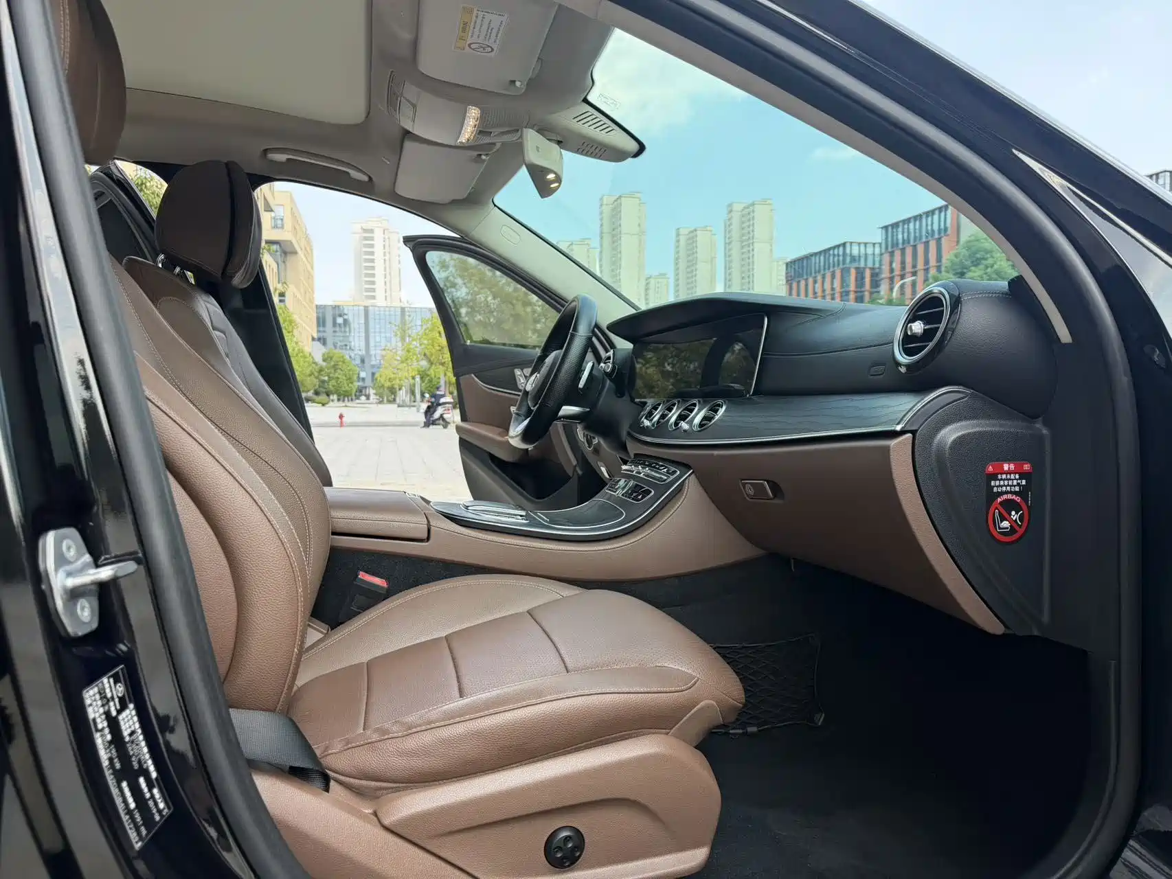 Фото 9 - Mercedes-Benz E-Class