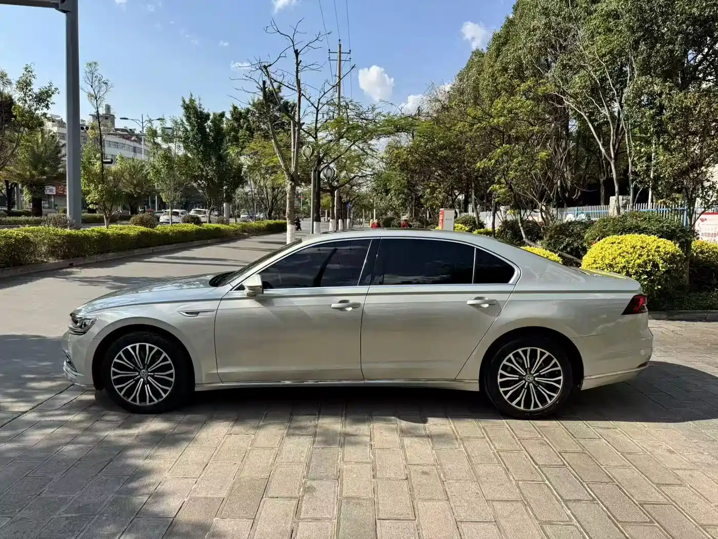 Volkswagen Phideon 2017 2018 Facelift 380TSI FWD Business
