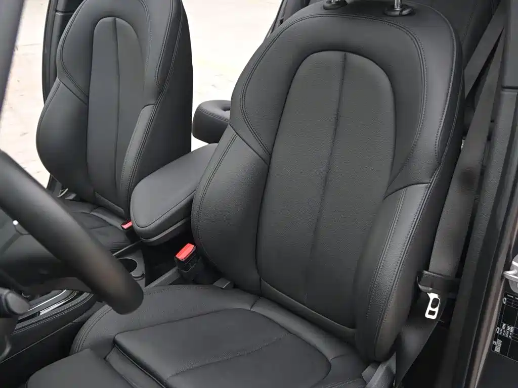 BMW 2 Series Gran Tourer 2019 220i Premium Sport Package фото 9
