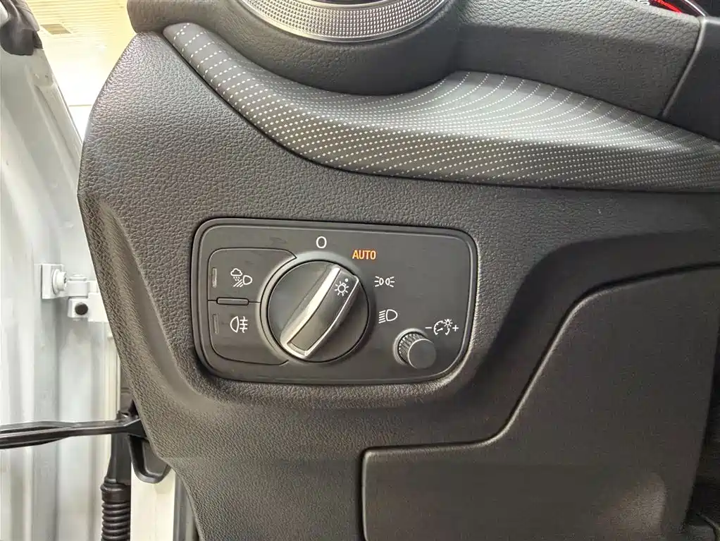 Audi Q2L 2022 35 TFSI Fashion Dynamic фото 9